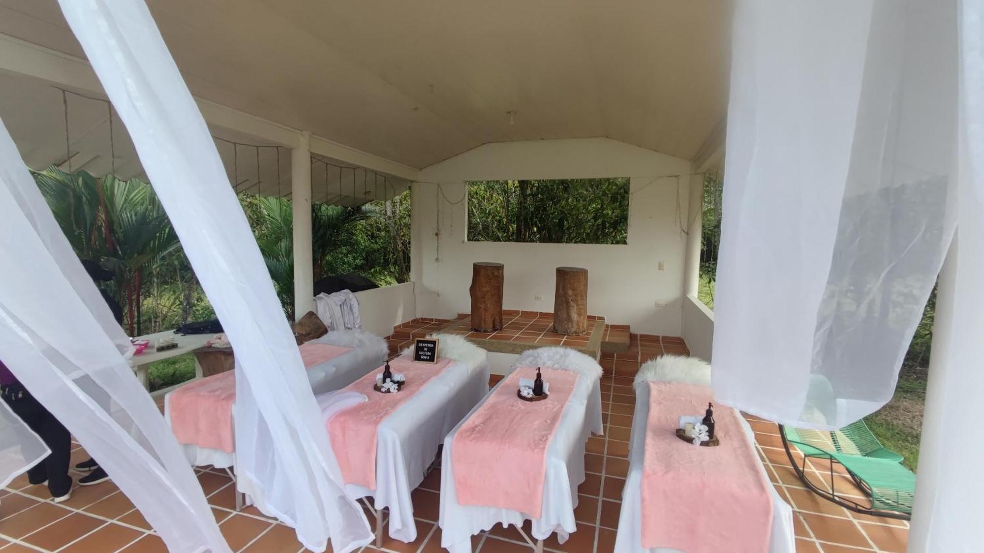 Hotel Campestre Mastranto Granja Campo Alegre Buitenkant foto