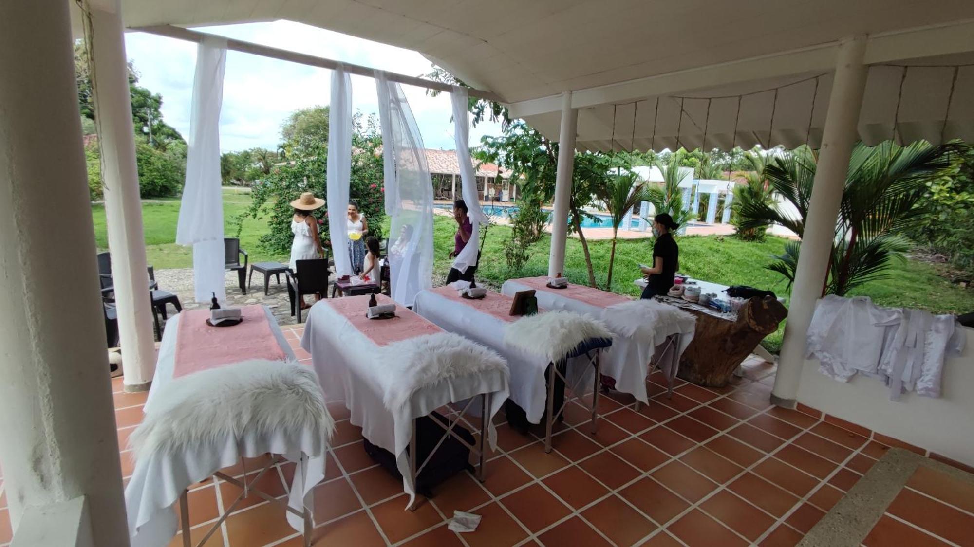 Hotel Campestre Mastranto Granja Campo Alegre Buitenkant foto
