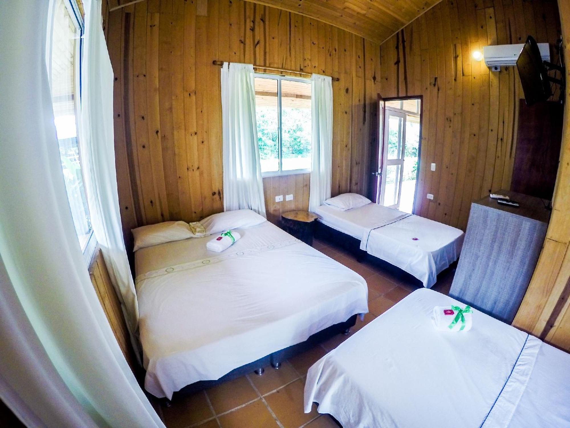 Hotel Campestre Mastranto Granja Campo Alegre Buitenkant foto