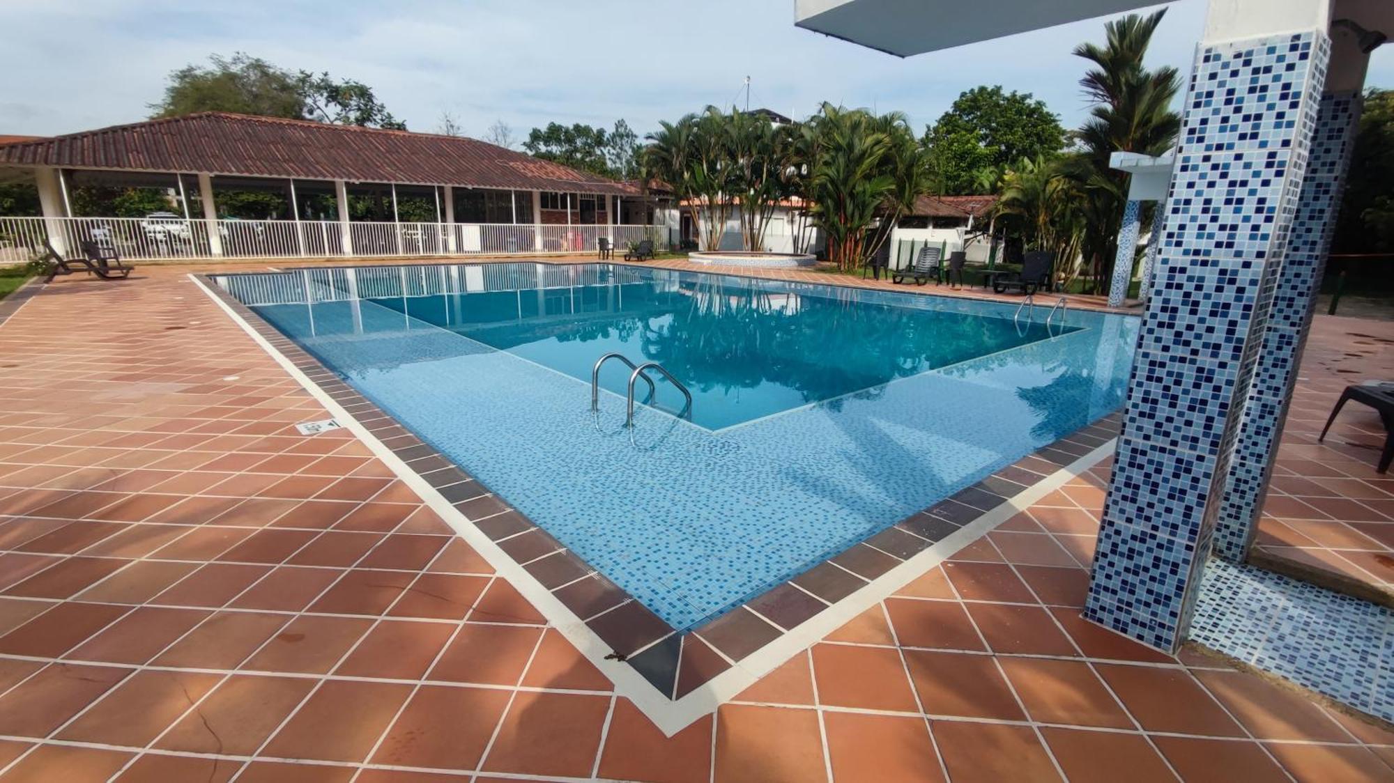 Hotel Campestre Mastranto Granja Campo Alegre Buitenkant foto