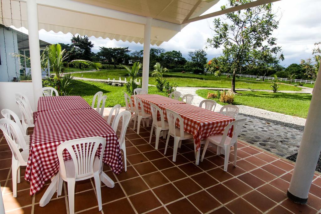 Hotel Campestre Mastranto Granja Campo Alegre Buitenkant foto